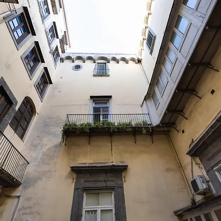 Palazzo Principi Di Sannicandro * Nápoles